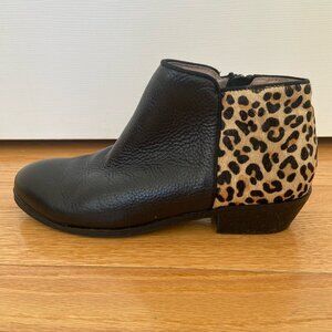 SoftWalk Black Leather and Leopard Hide Ankle Bootie Size Women's 7 w/ Side Zip